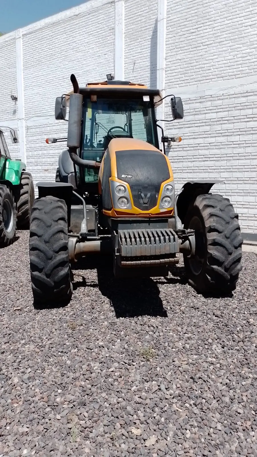 Tractor Valtra bt 210 - Imagen 3