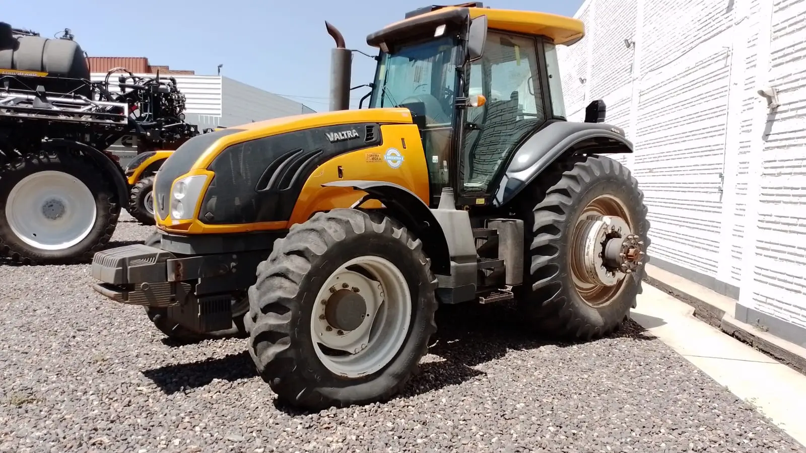 Tractor Valtra bt 210 - Imagen 2