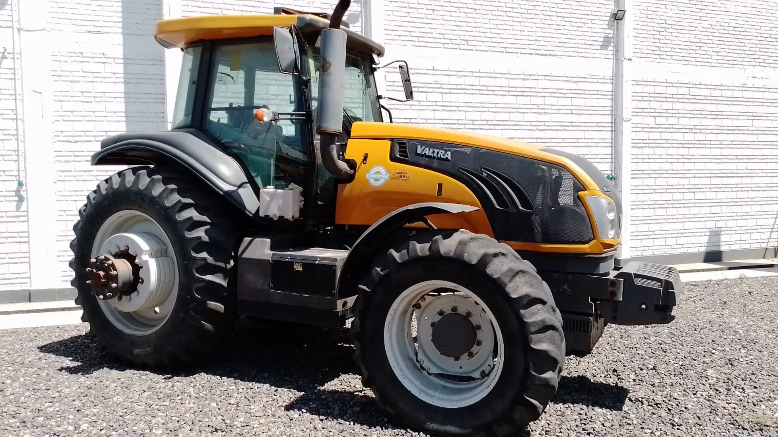 Tractor Valtra bt 210
